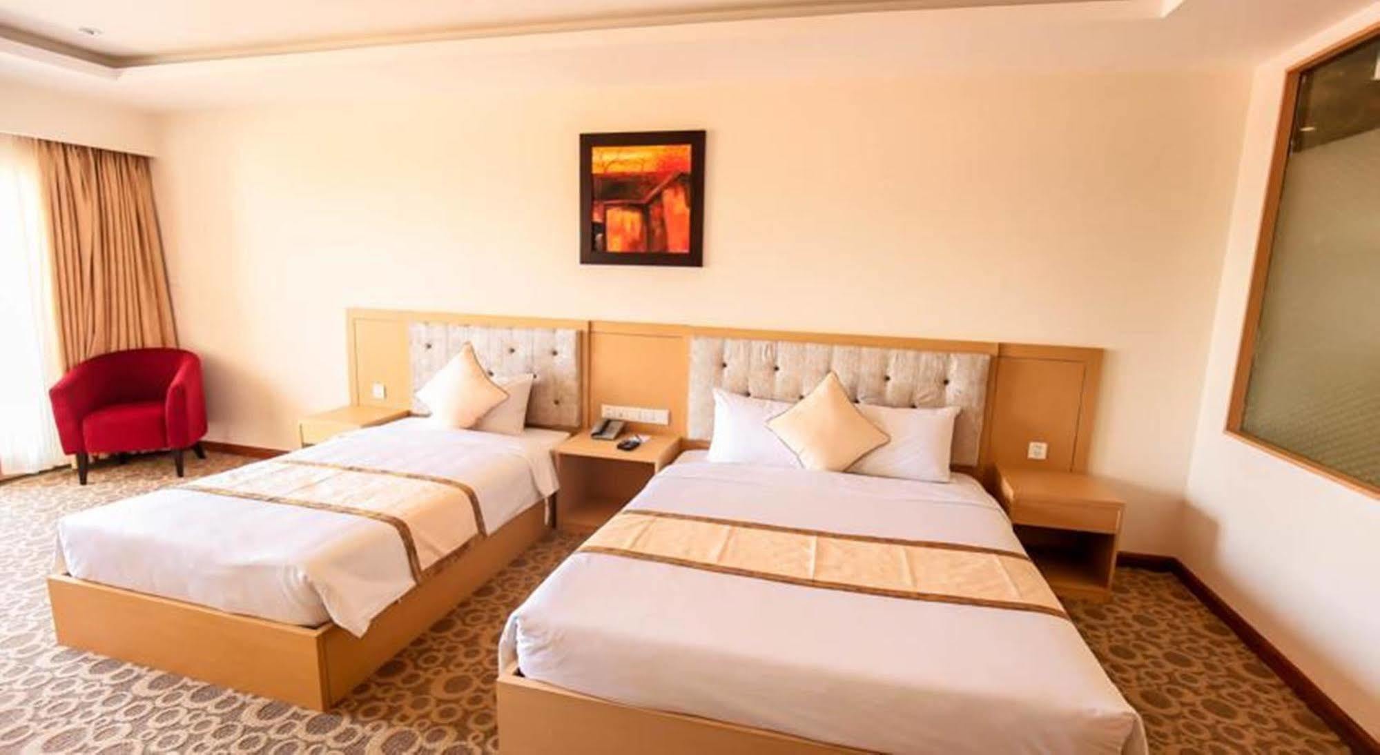 Bavico Plaza Hotel Далат Экстерьер фото